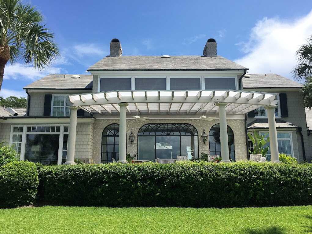 Home exterior body and trim color pairing after repaint