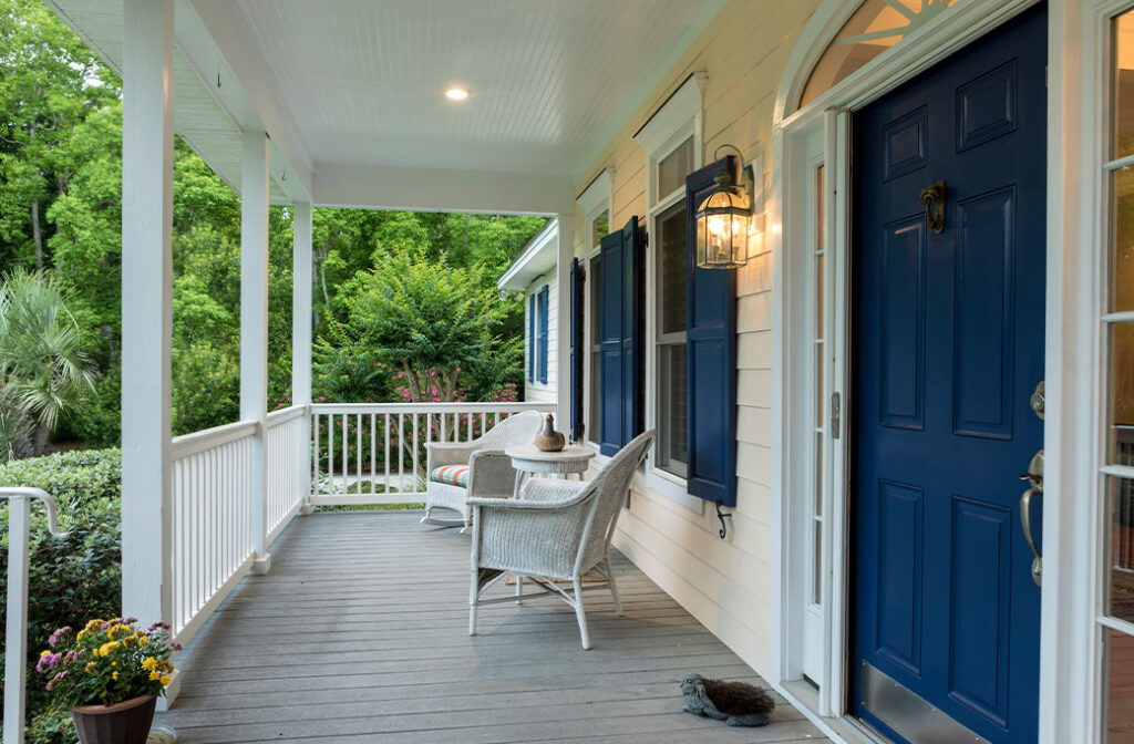 Freshly painted coastal Georgia home exterior by D&D Decorators