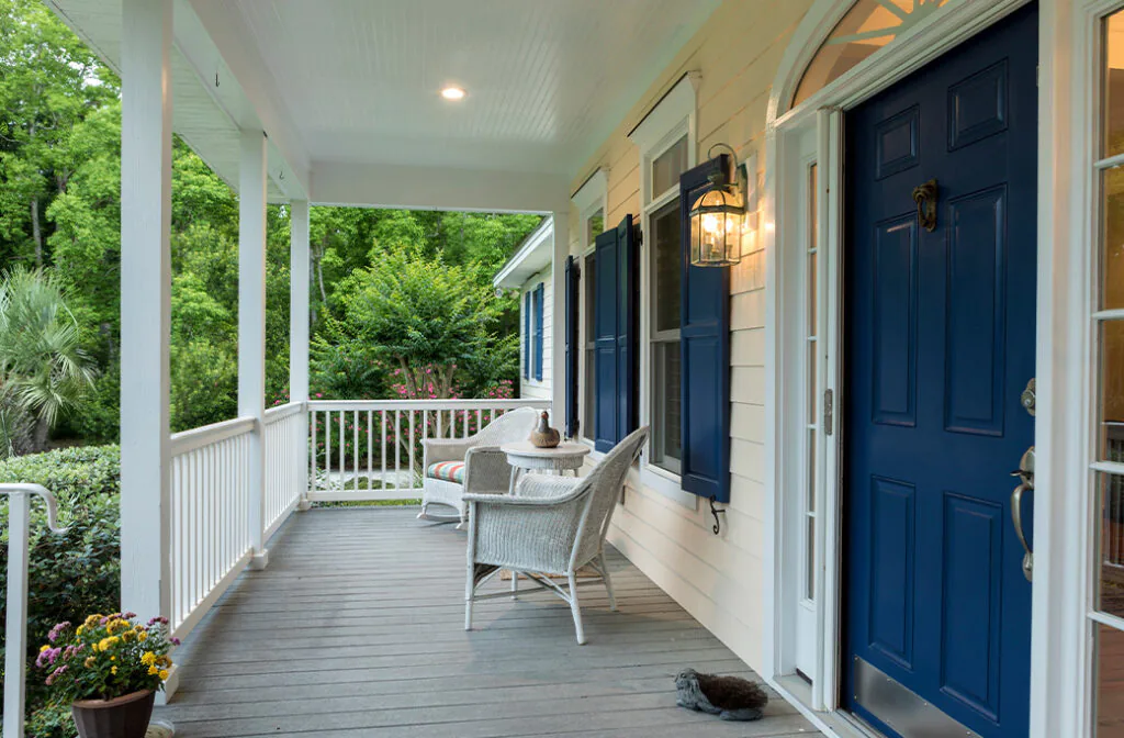 Freshly painted coastal Georgia home exterior by D&D Decorators